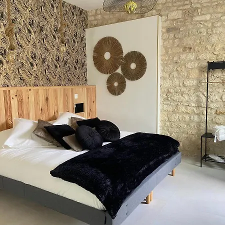 Les Du Quereux Hodinový hotel Chaillevette